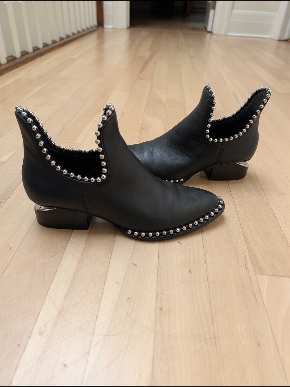 Alexander Wang Black Leather Ankle Booties with Silver Pearl Cutout size 38/8